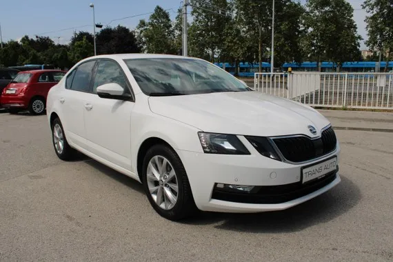 Škoda Octavia 1.6 TDI DSG *Navigacija* Image 3